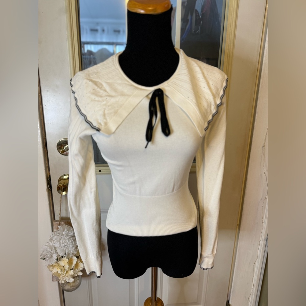 Zara White Sweater with Black Trim